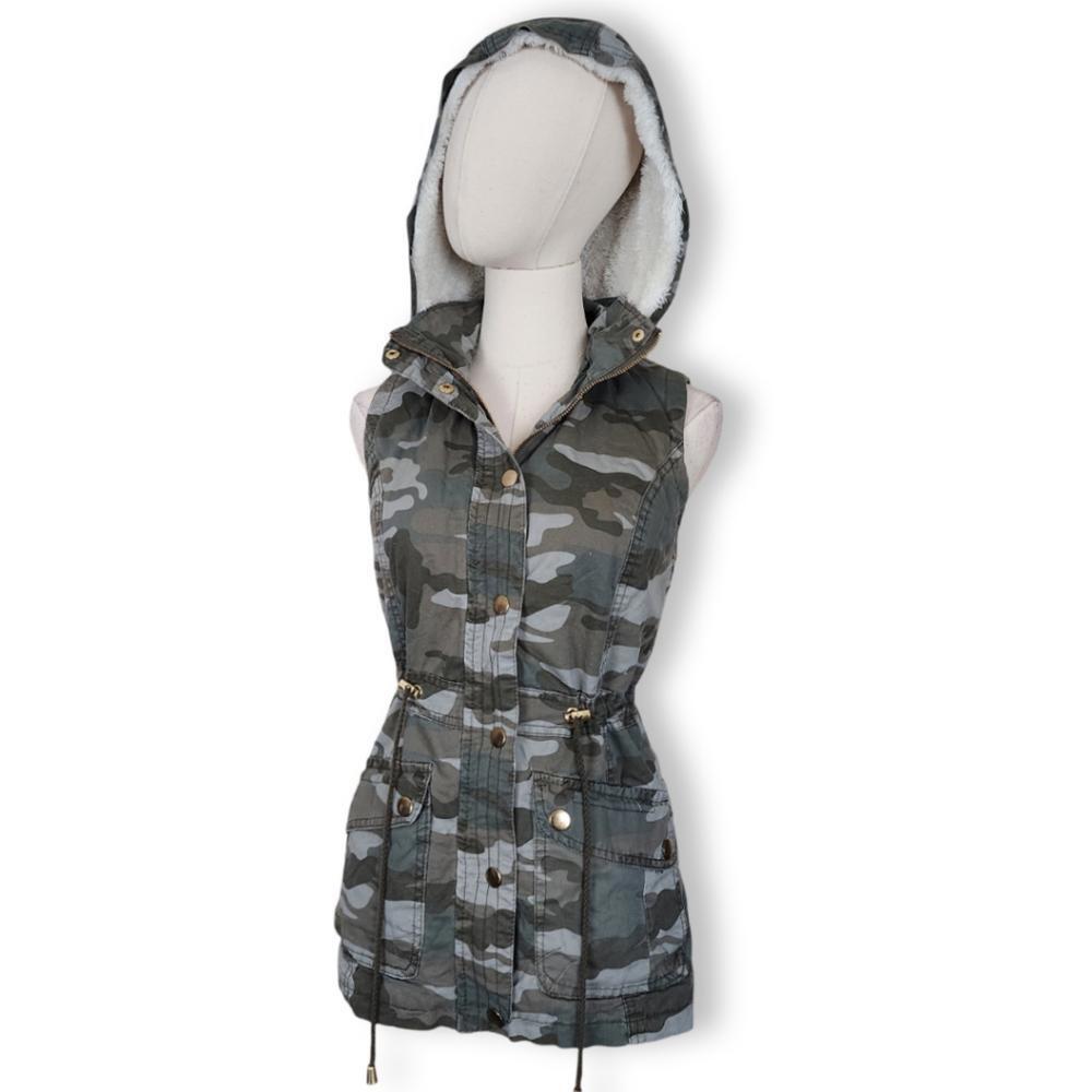 Camo Hooded Cargo Vest, Women's S